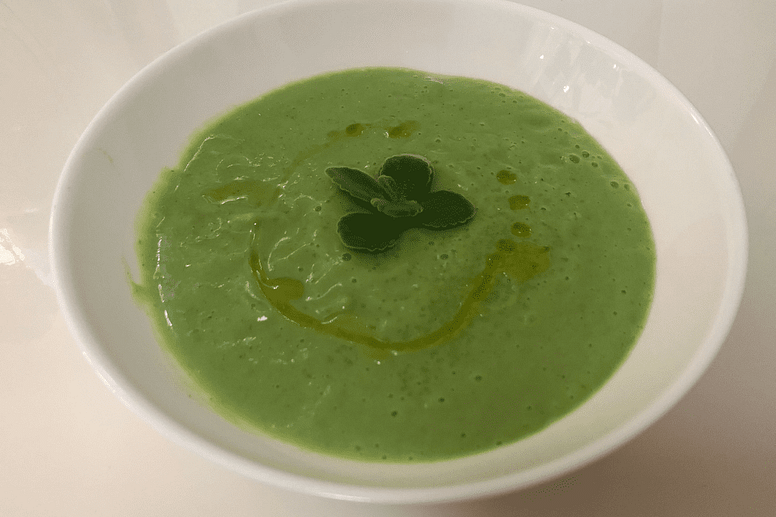 エンドウ豆とブロッコリーのスープ